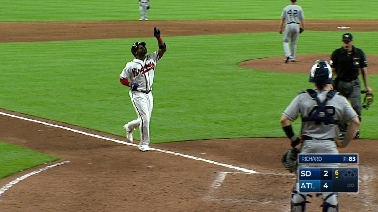 Braves beat Padres as teams trade B2B HRs