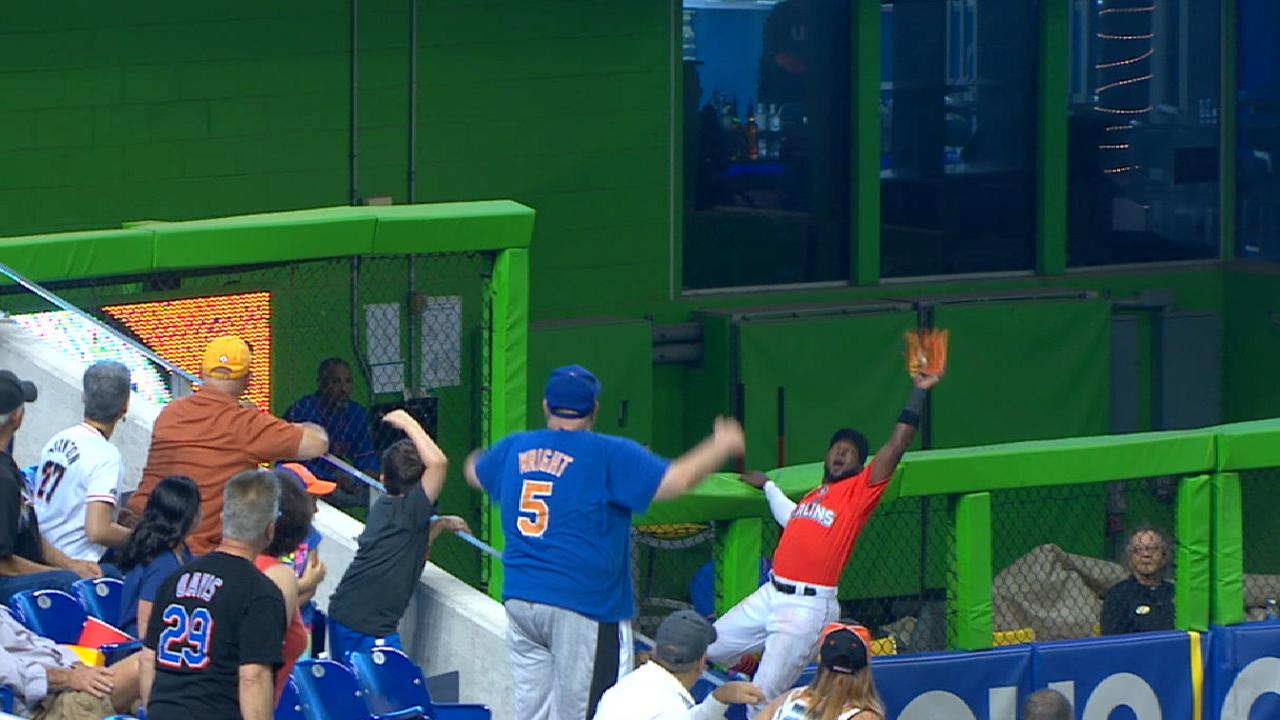 Must C: Ozuna's leaping catch
