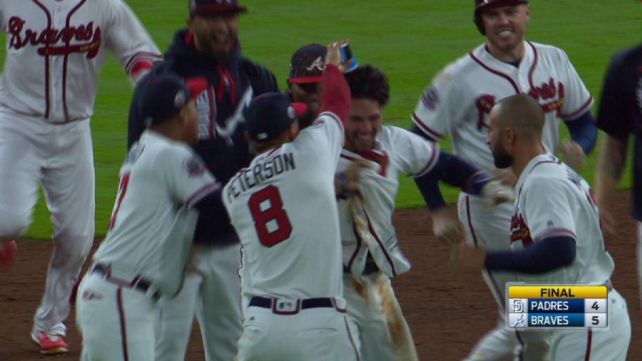 Bravos completaron barrida a Padres con hit de oro de Dansby Swanson