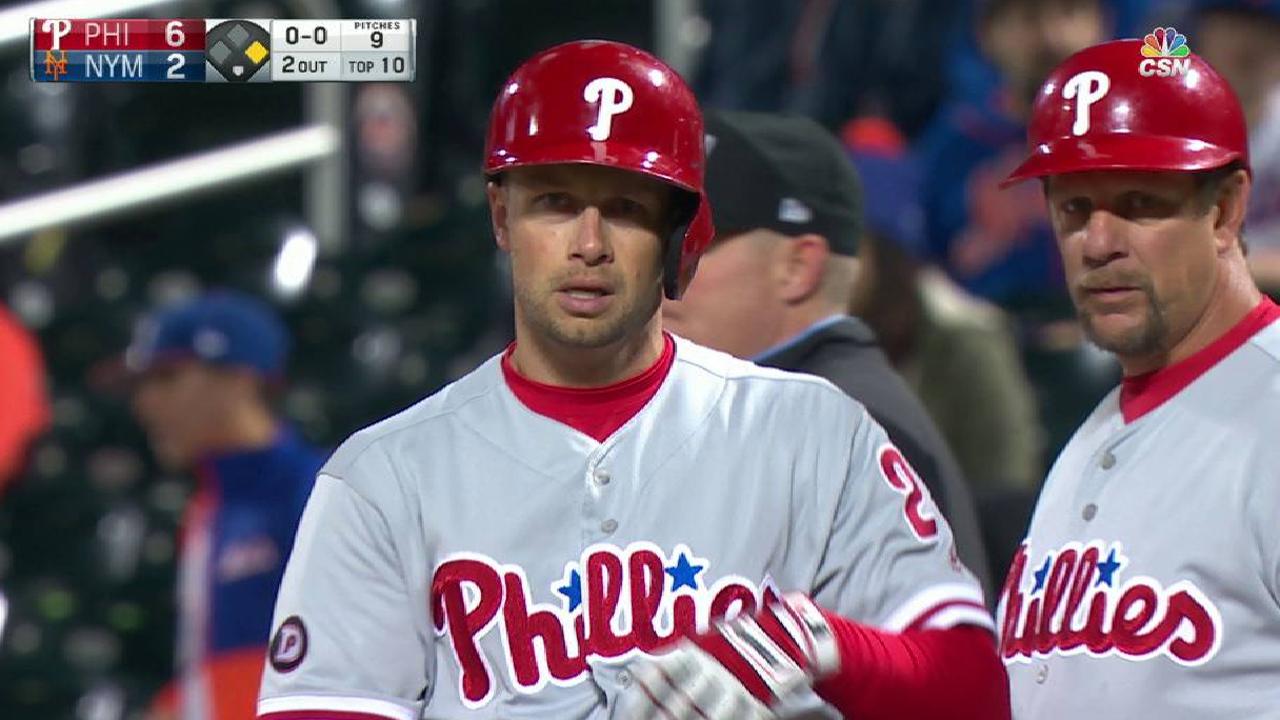 Filis anotan cuatro en la 10ma y se imponen a los Mets