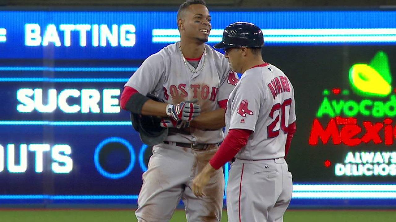 Bogaerts' RBI single in 9th