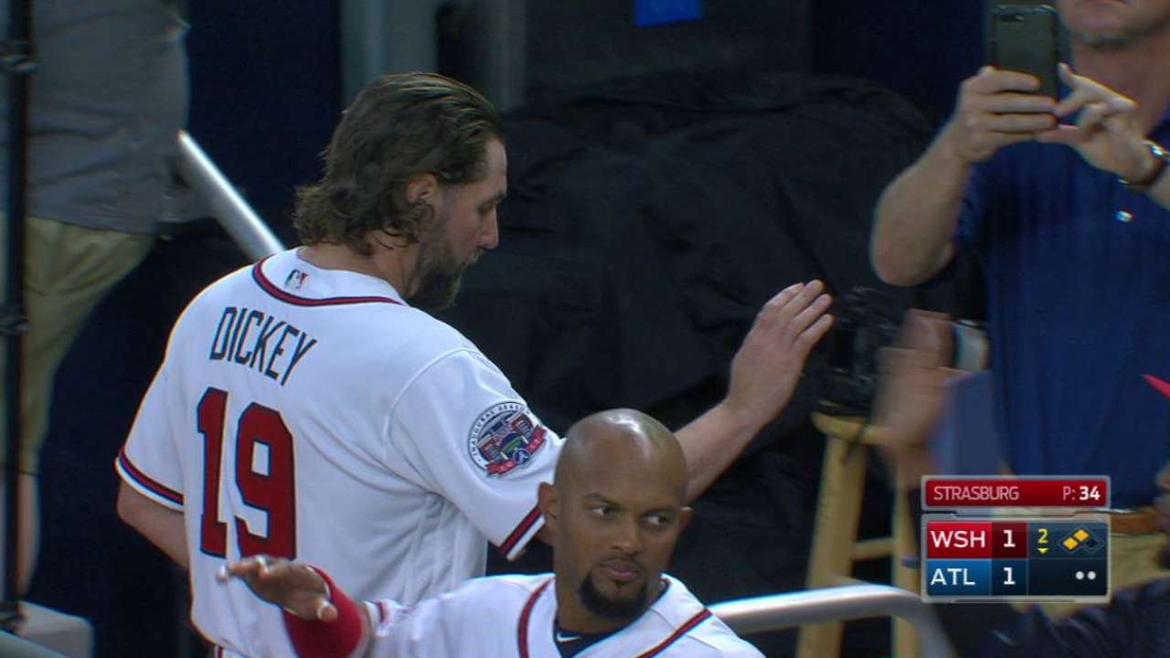 Dickey duels with Strasburg, but Braves fall