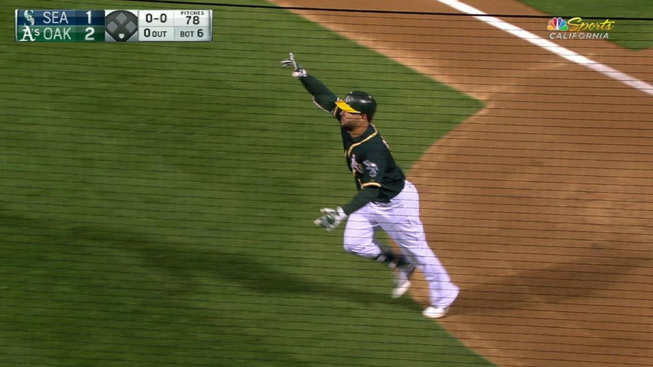 Oakland le repite la dosis a Seattle con poder de Yonder Alonso Oakland le repite la dosis a Seattle con poder de Yonder Alonso