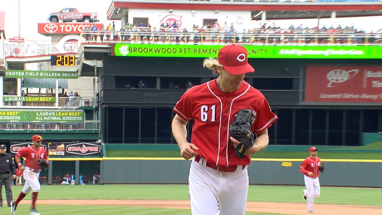 Bronson Arroyo brilla y los Rojos evitan barrida ante los Cachorros