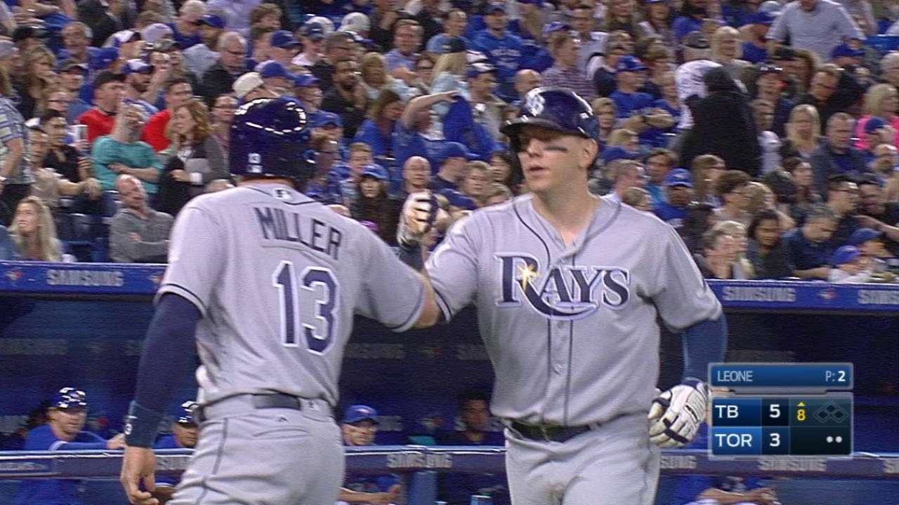 Rays pegan 4 bambinazos para doblegar a los Azulejos