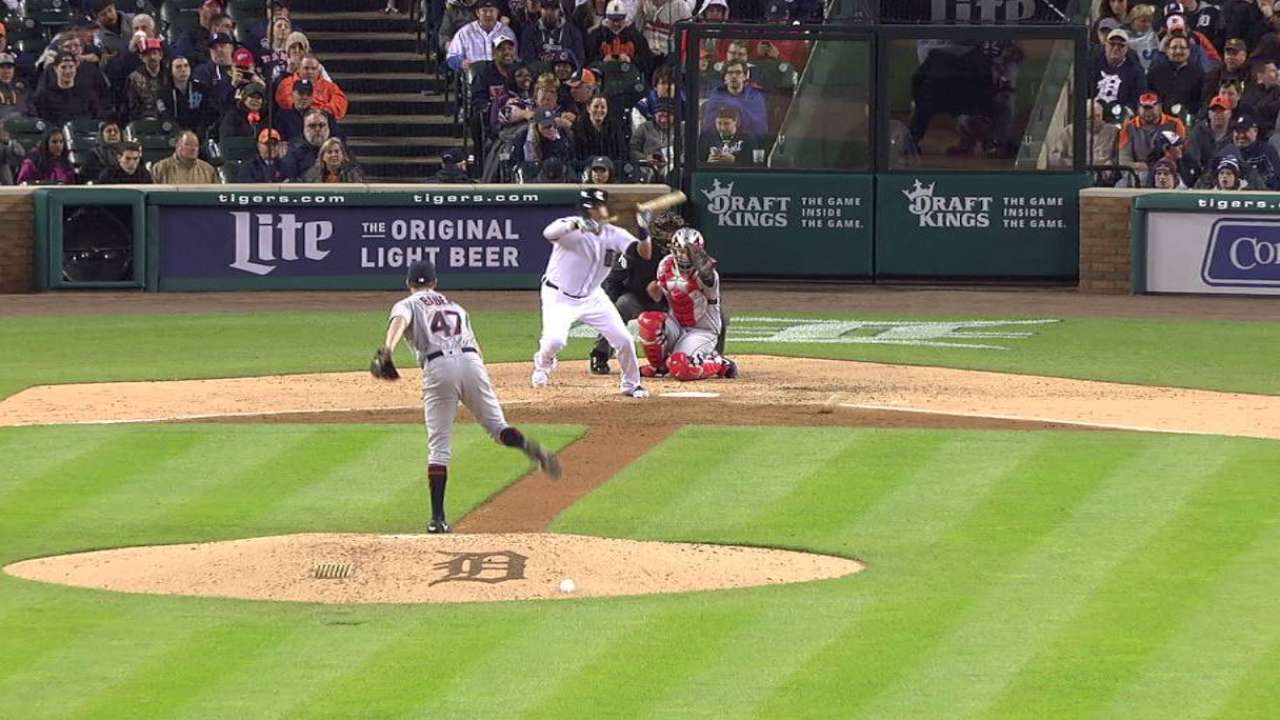 V-Mart's slick bunt