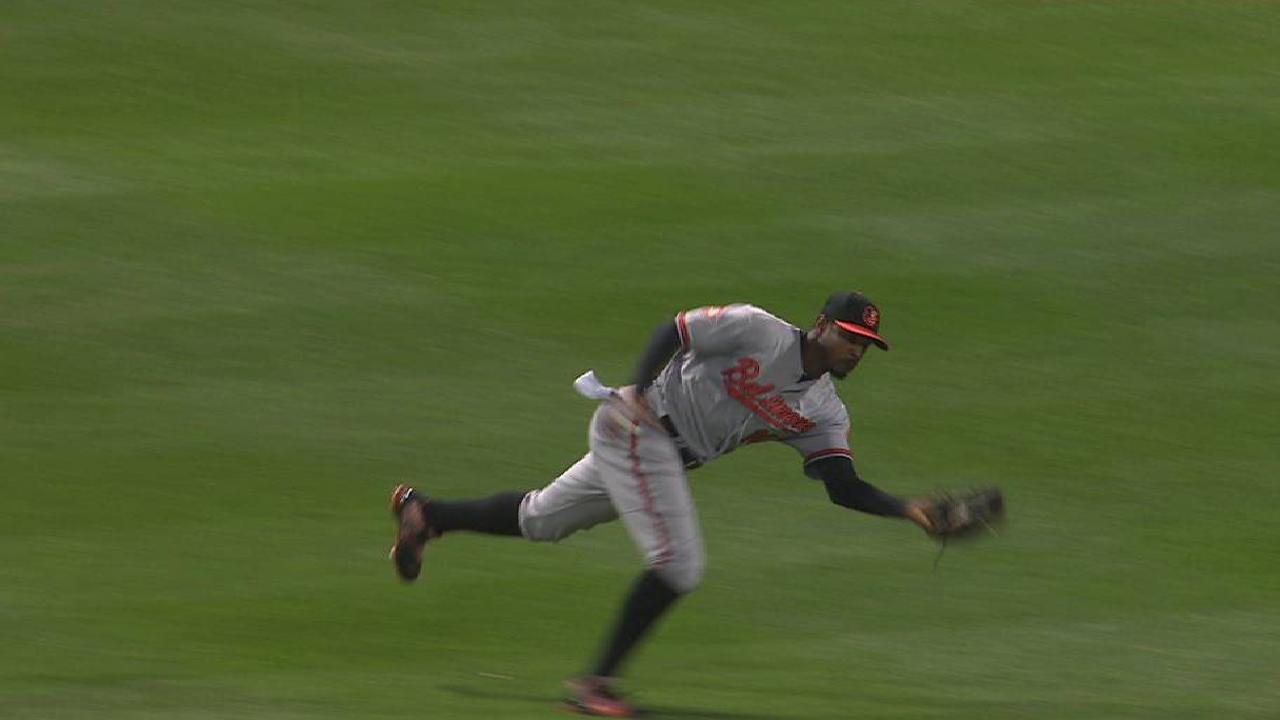 Jones' tumbling catch