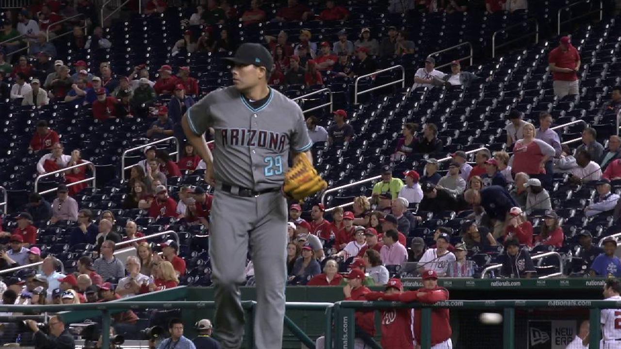 De La Rosa gets out of a jam