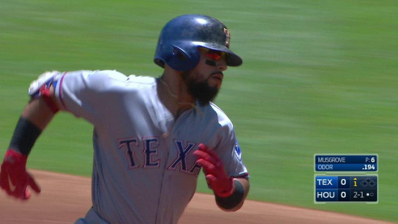 Rougned Odor y Elvis Andrus se vuelan la cerca en victoria de Rangers