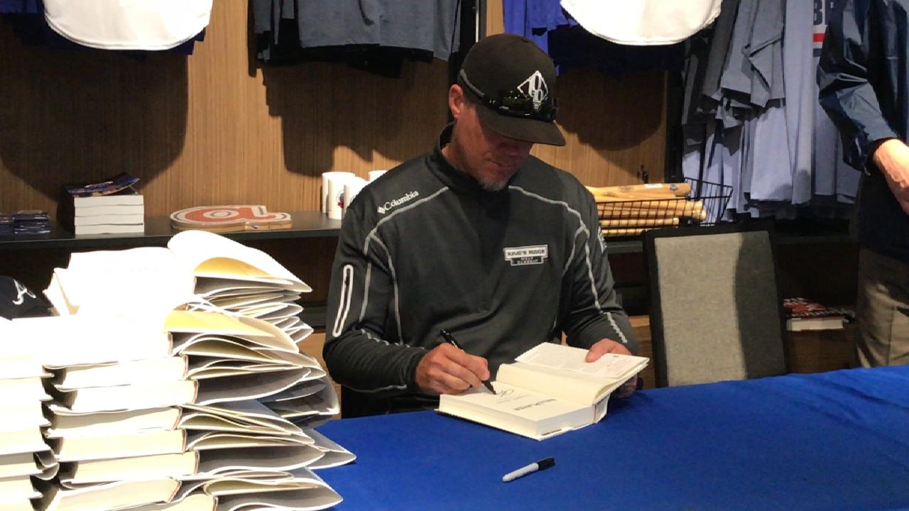 Chipper comes to SunTrust for book signing