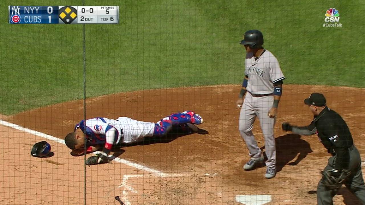 Heyward's throw completes DP