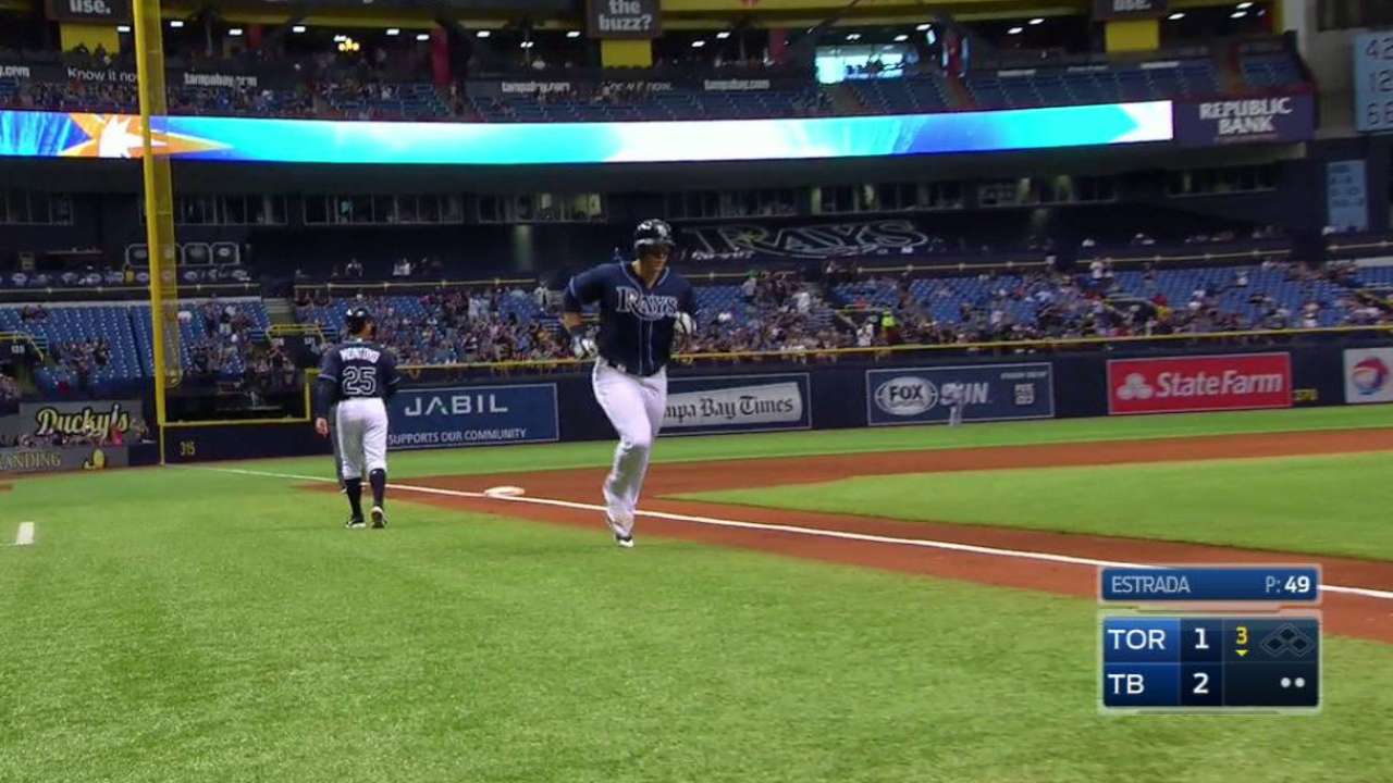 Logan's run: LoMo backs solid pitching in win