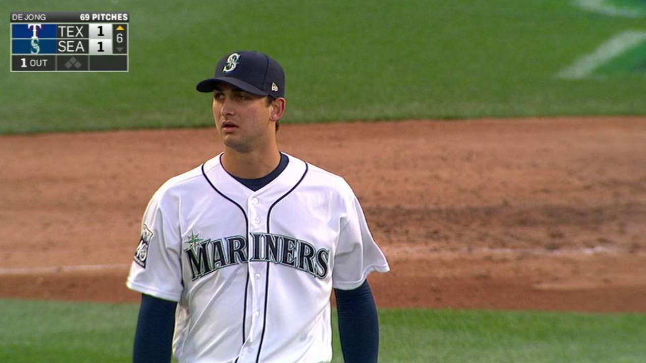 De Jong fans Odor in the 6th