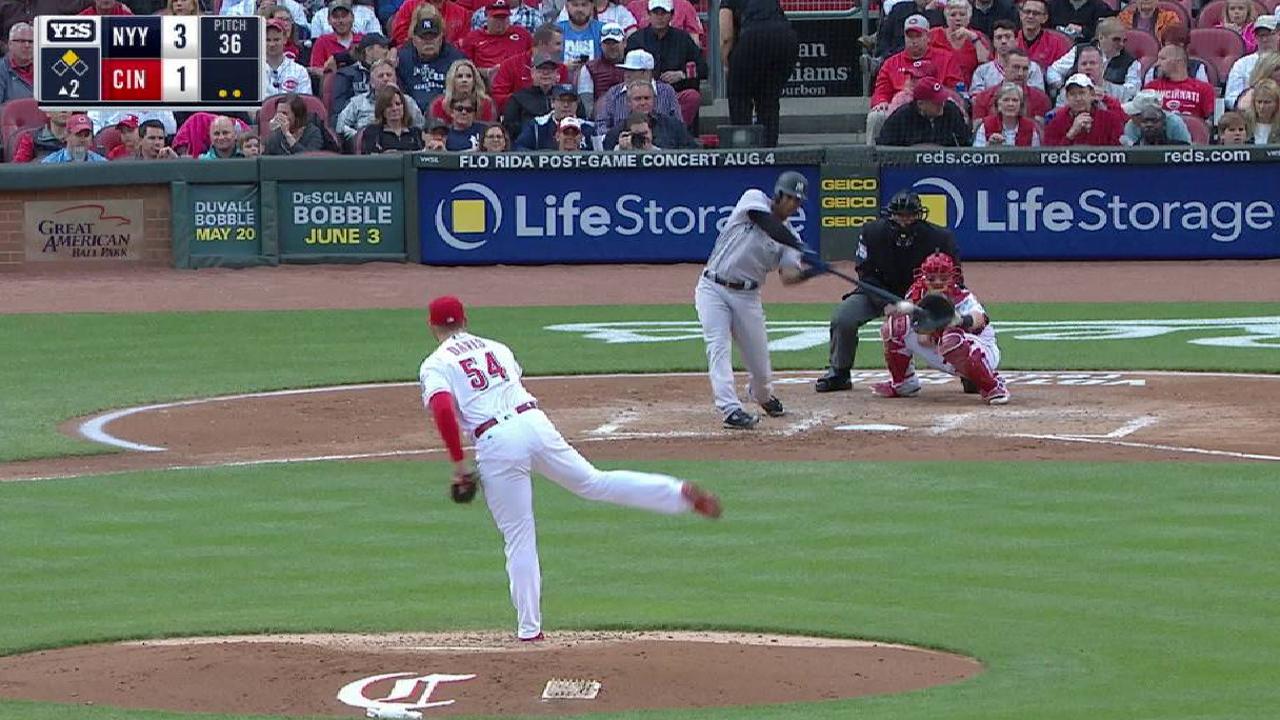 Hicks' RBI single to center