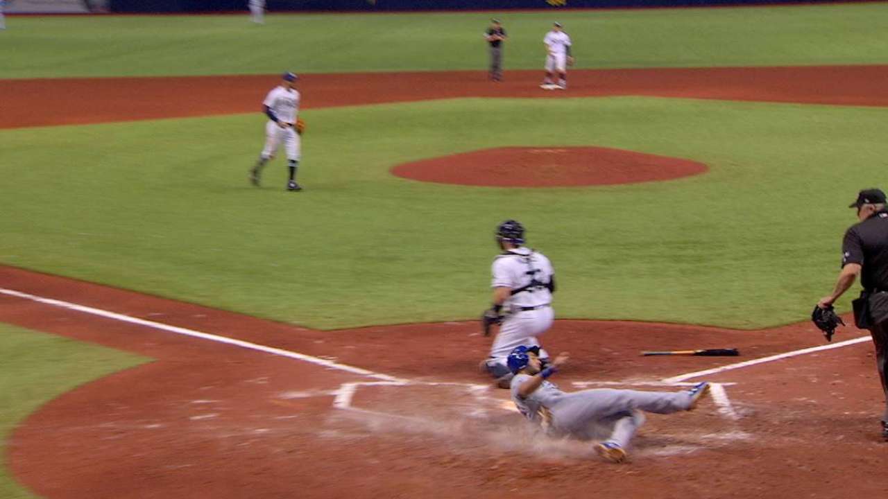 Reales se imponen a los Rays detrás de Karns, Pérez