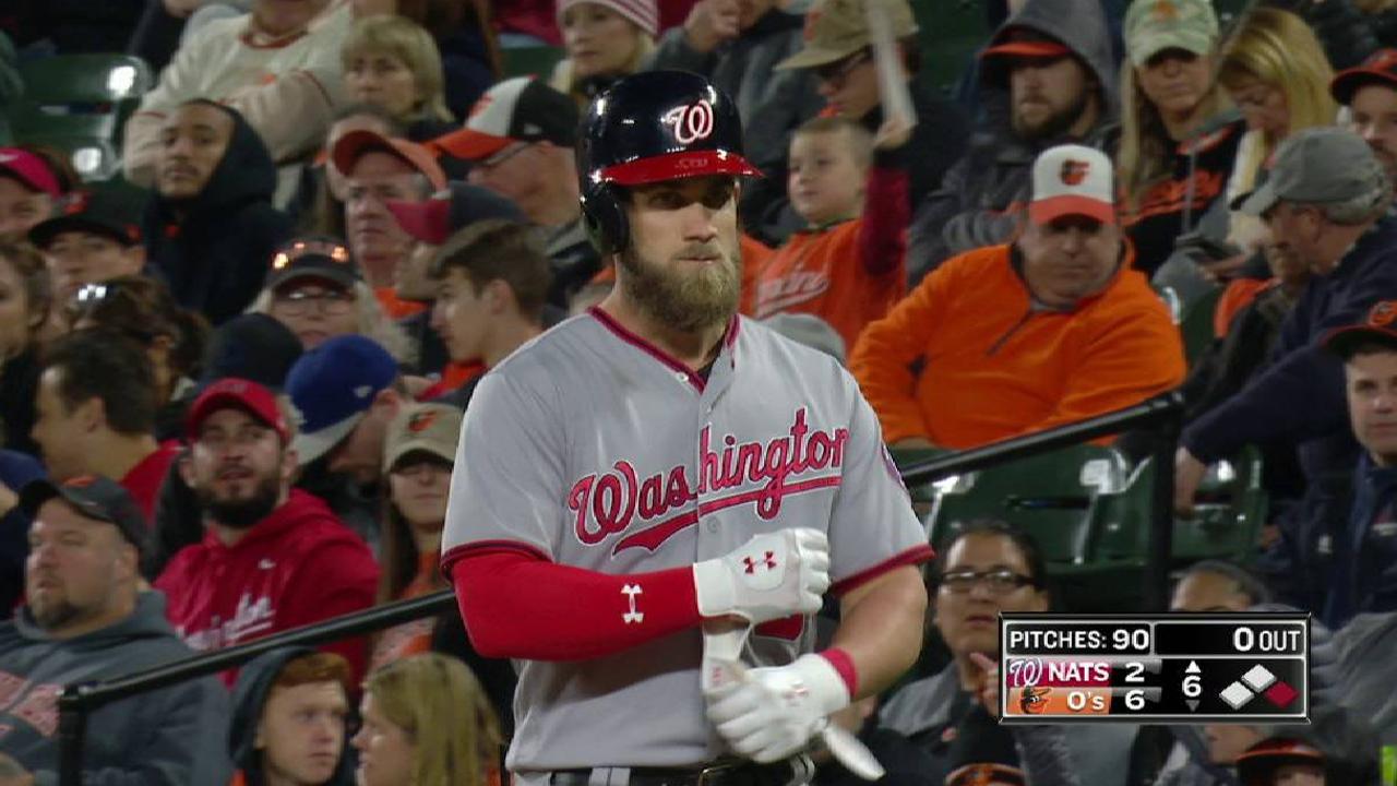 Harper's RBI infield single
