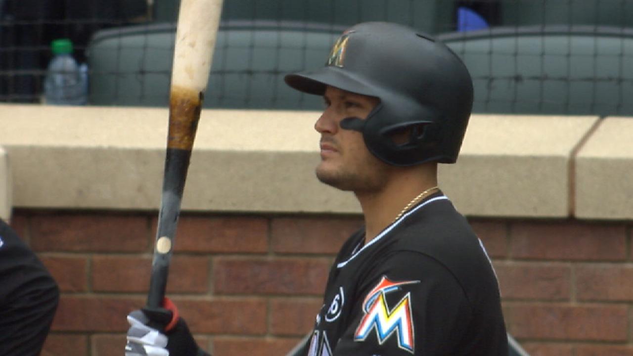 Rojas breaks thumb on swing