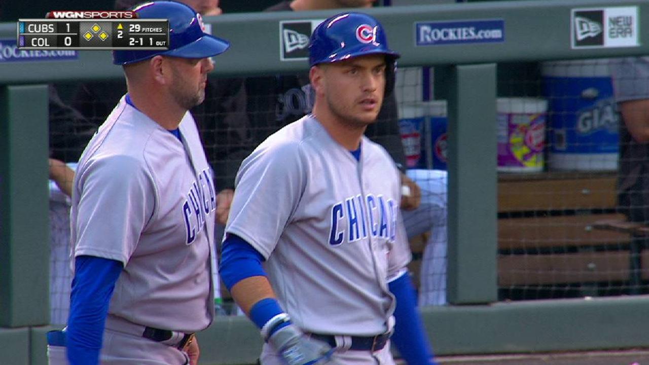 Almora Jr. 's RBI infield single