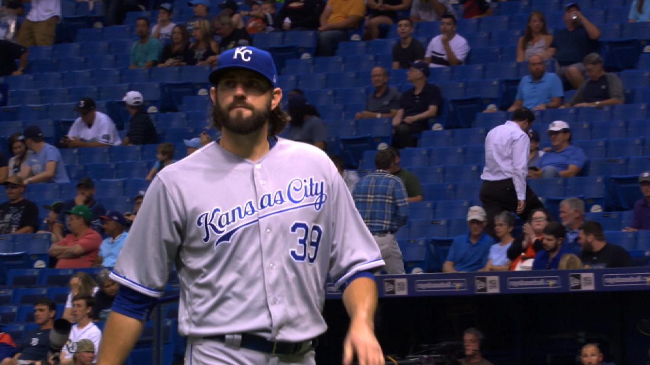 Hammel escapes bases-loaded jam