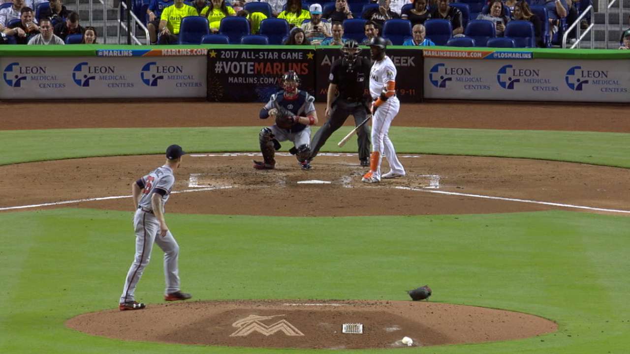 Foltynewicz's glove flies off