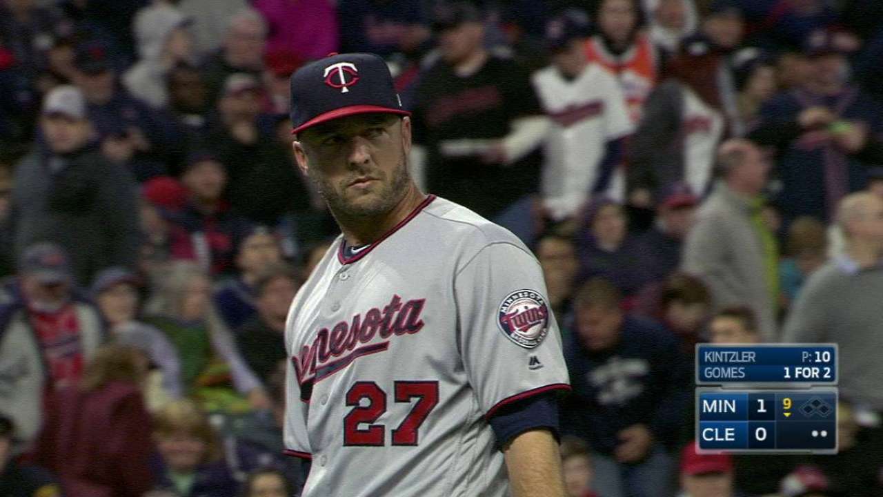 Kintzler earns the save