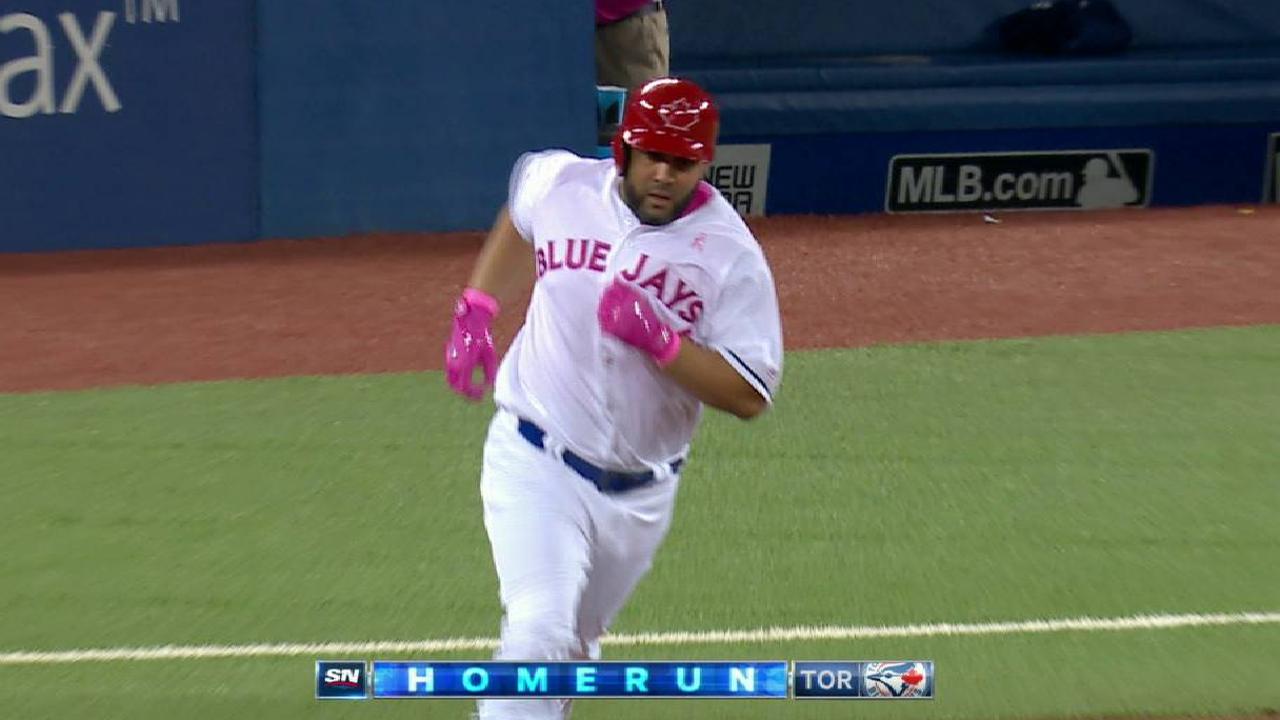 Morales' solo homer ties game