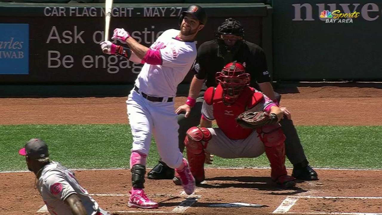 Belt's splash-hit solo homer