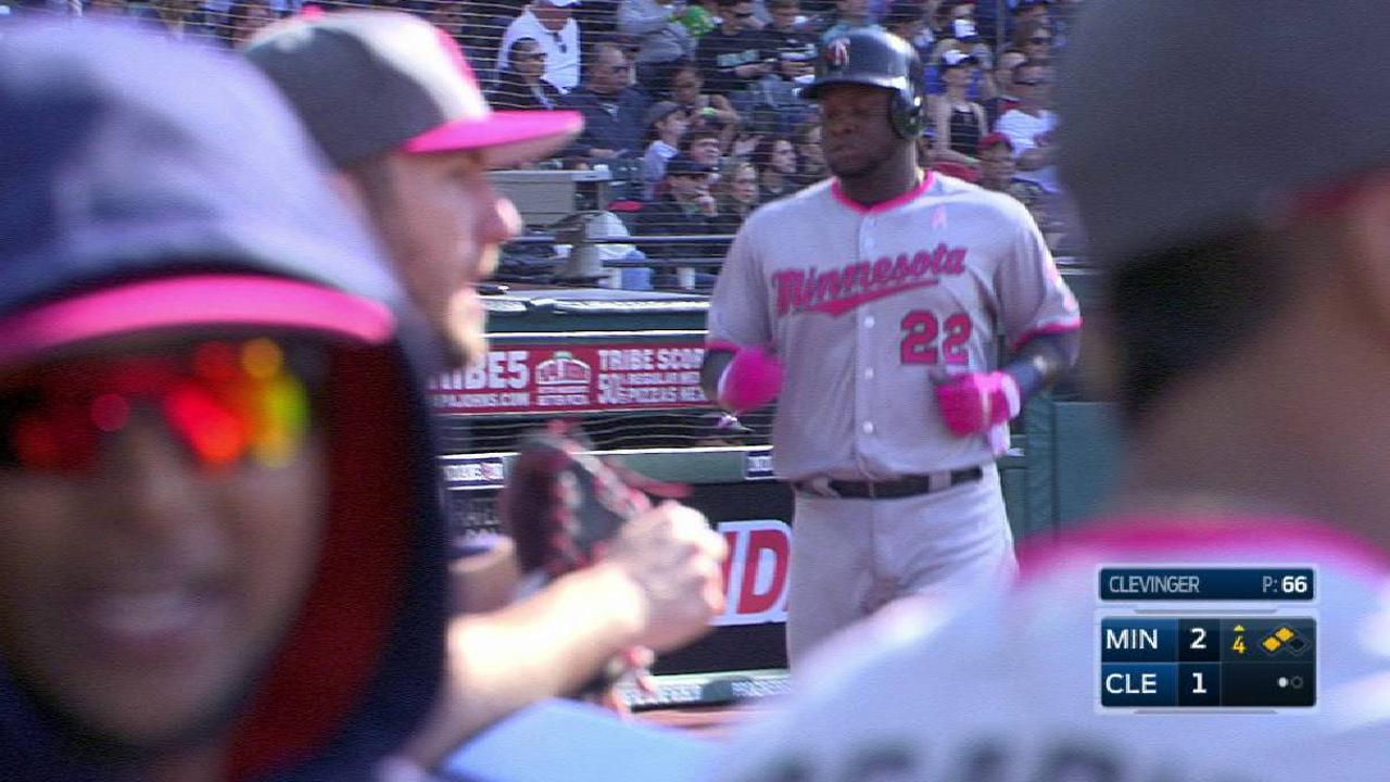 Vargas plates Sano in the 4th