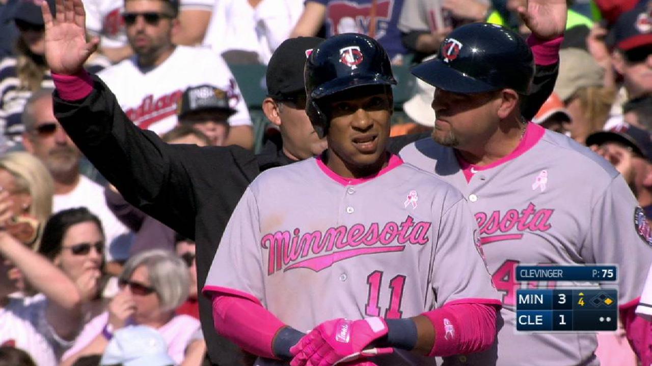 Polanco's RBI single pads lead