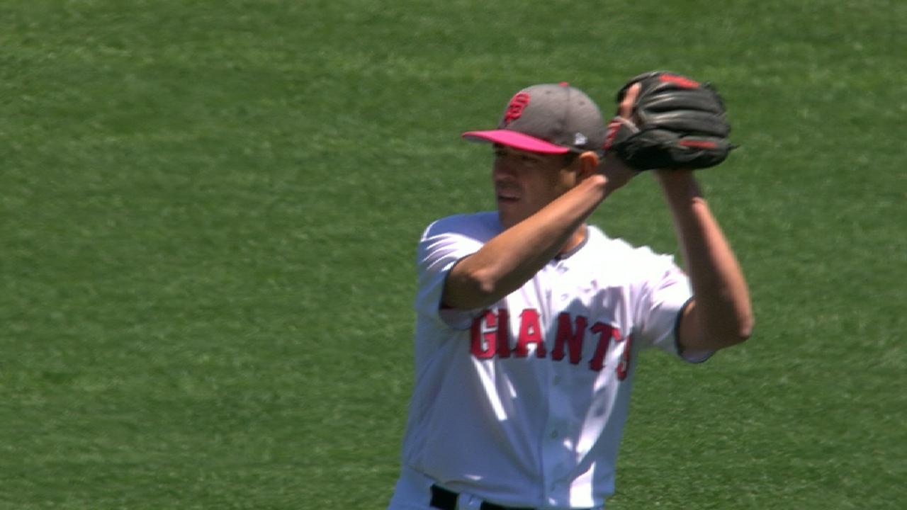 Giants act fast, top Reds behind Moore, HRs