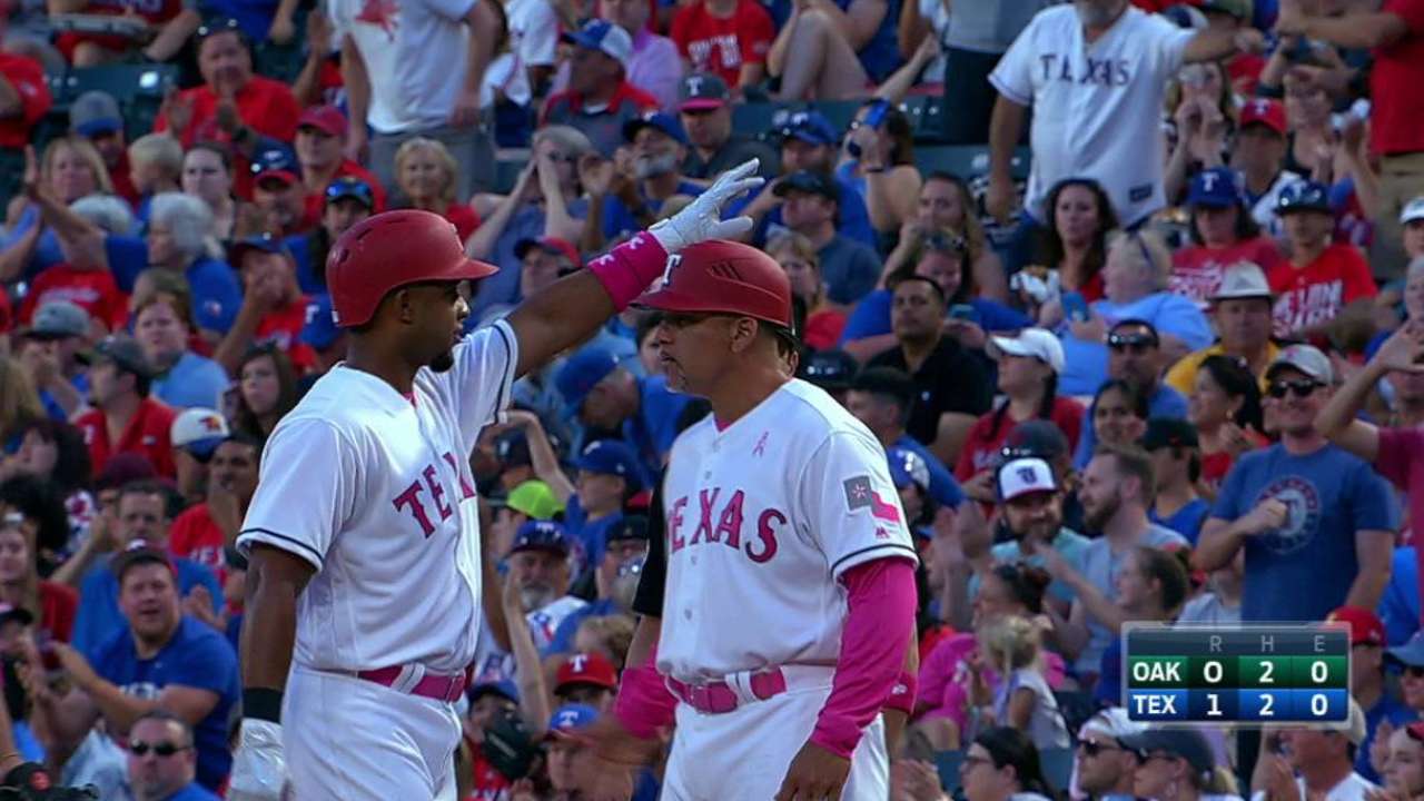 Elvis Andrus lidera remontada de los Rangers ante Atléticos