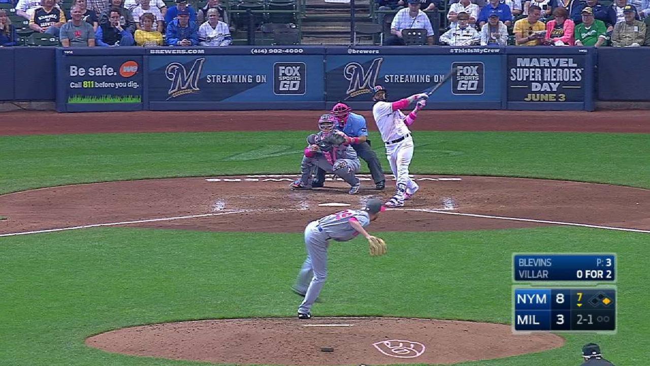 Villar's two-run homer