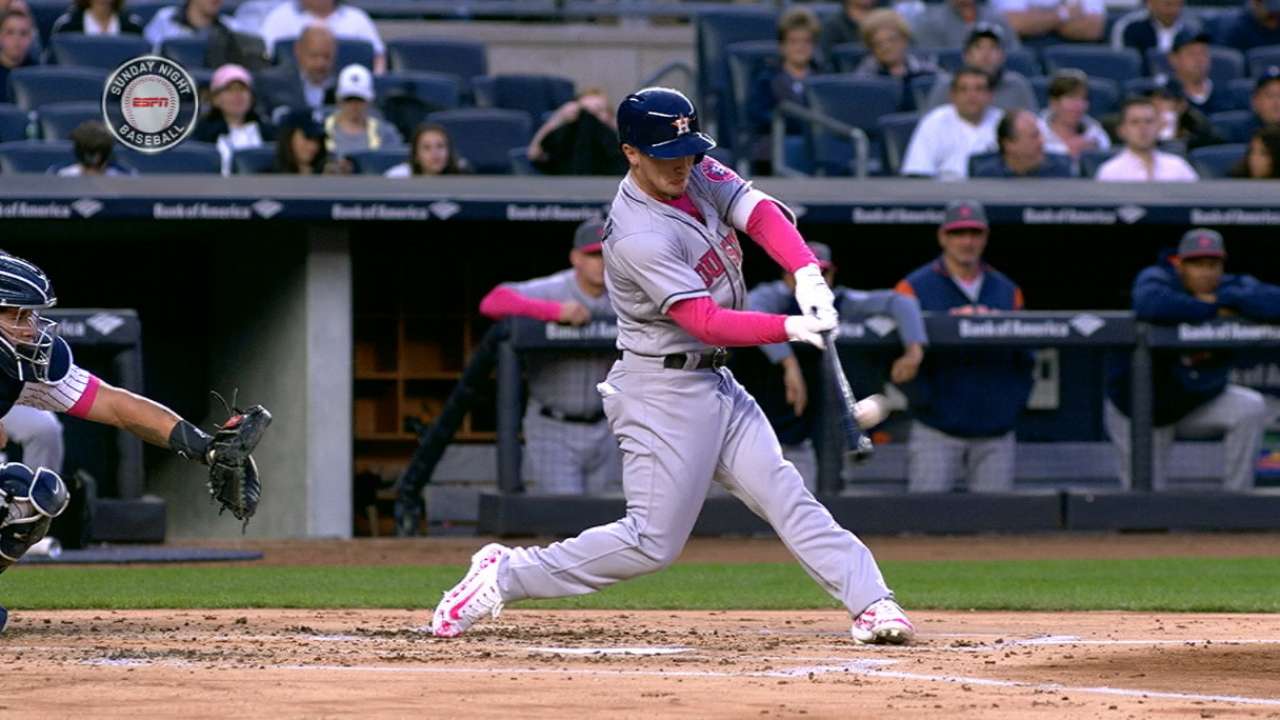 Astros' No. 2 is grand on Jeter Night