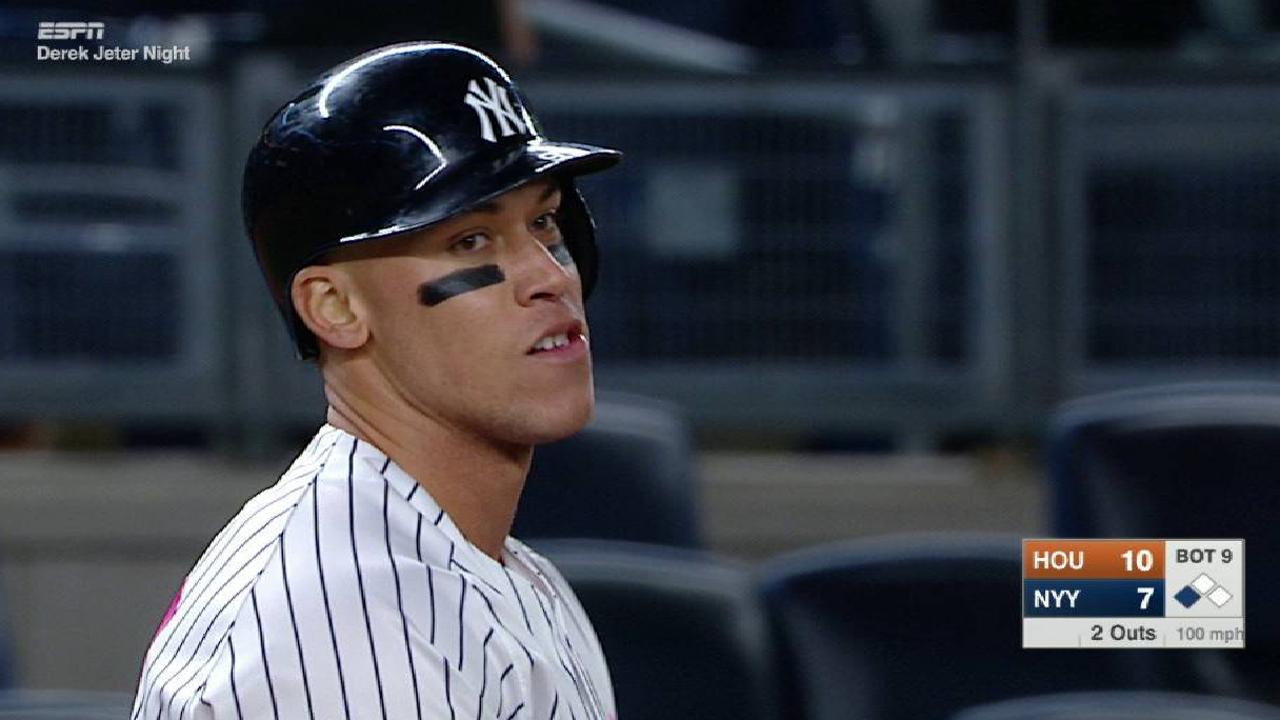 Astros' No. 2 foils Yanks on Jeter Night