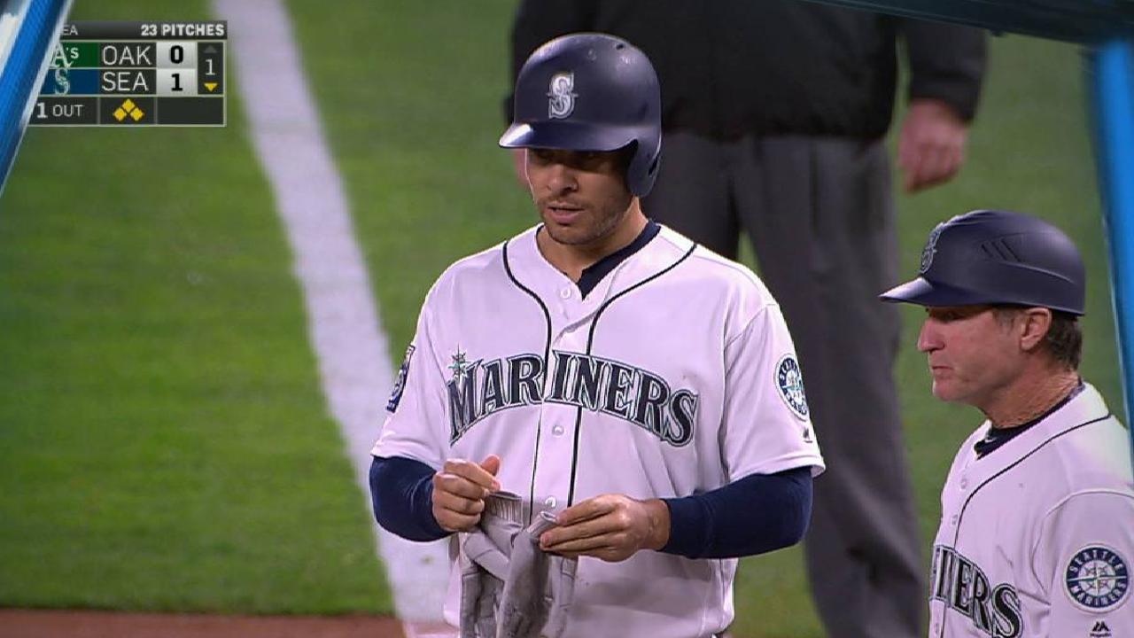 Valencia's bases-loaded walk
