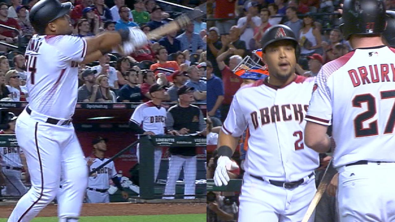 Must C: Tomas' clutch HR in 8th