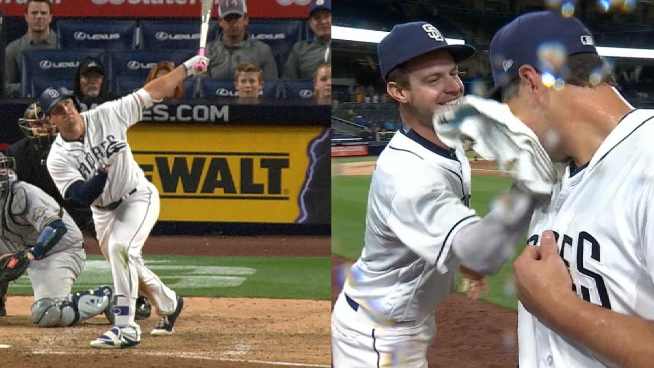 Renfroe's walk-off HR lifts Padres past Crew