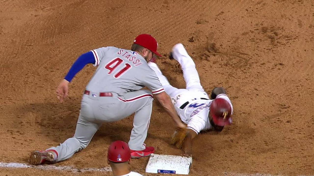 DeShields safe after challenge