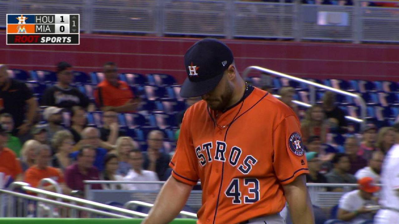 McCullers escapes an early jam