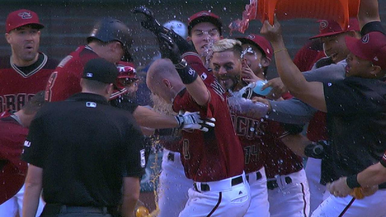 Los D-backs barren a los Mets con jonrón de Chris Herrmann en el undécimo