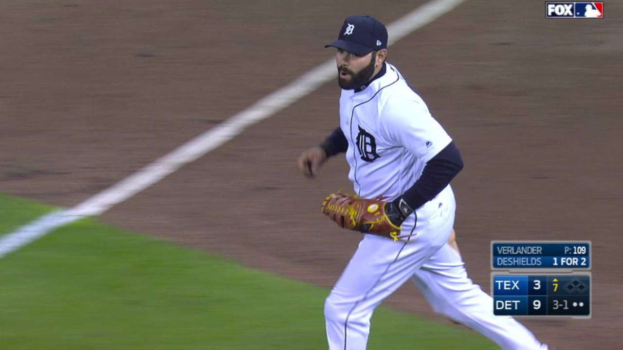 Avila's juggling catch