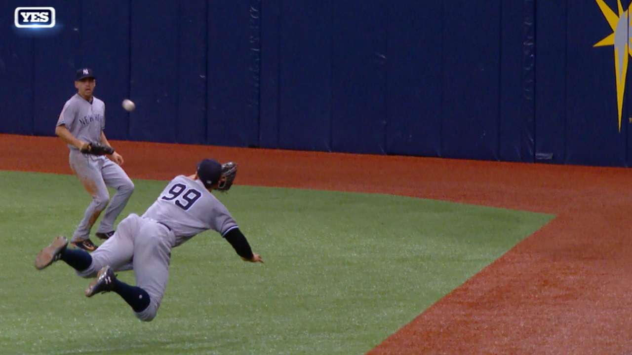 Must C: Judge's diving catch