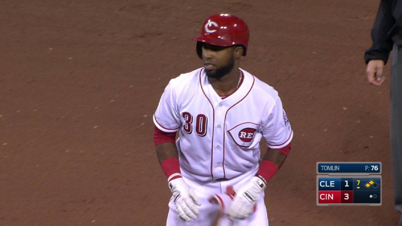 Alcantara's clutch bunt single
