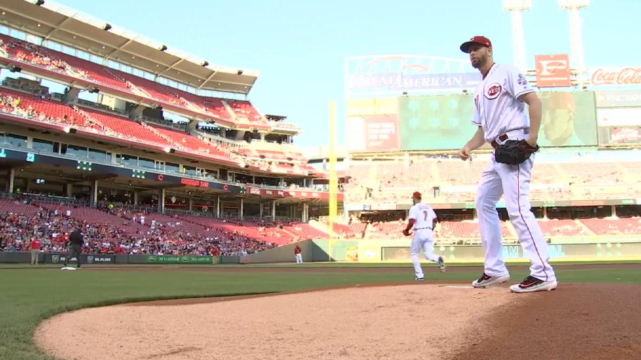 Scott Feldman ponchó a nueve en triunfo de los Rojos sobre los Indios