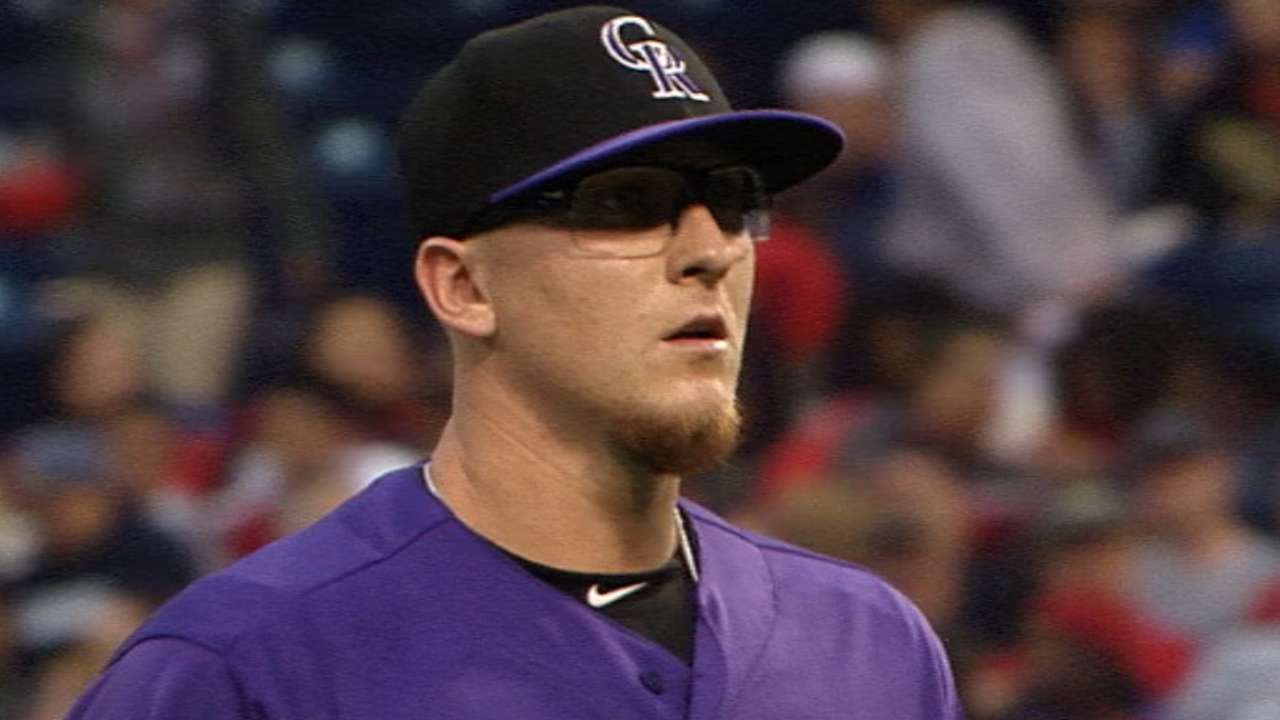 Los Rockies apabullan a los Filis detrás de una joya de Jeff Hoffman