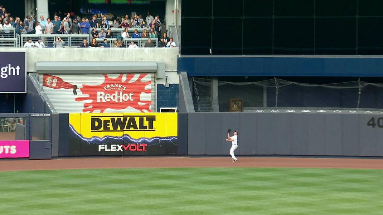 Ellsbury lands on DL after crashing into wall