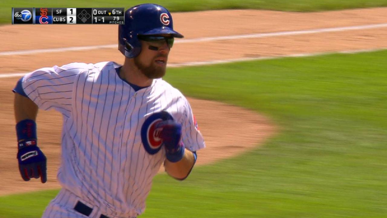 Solo shots secure Cubs' series win vs. Giants