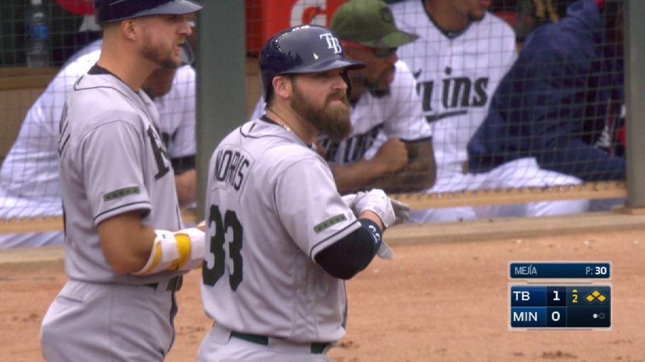 Norris' RBI single to left