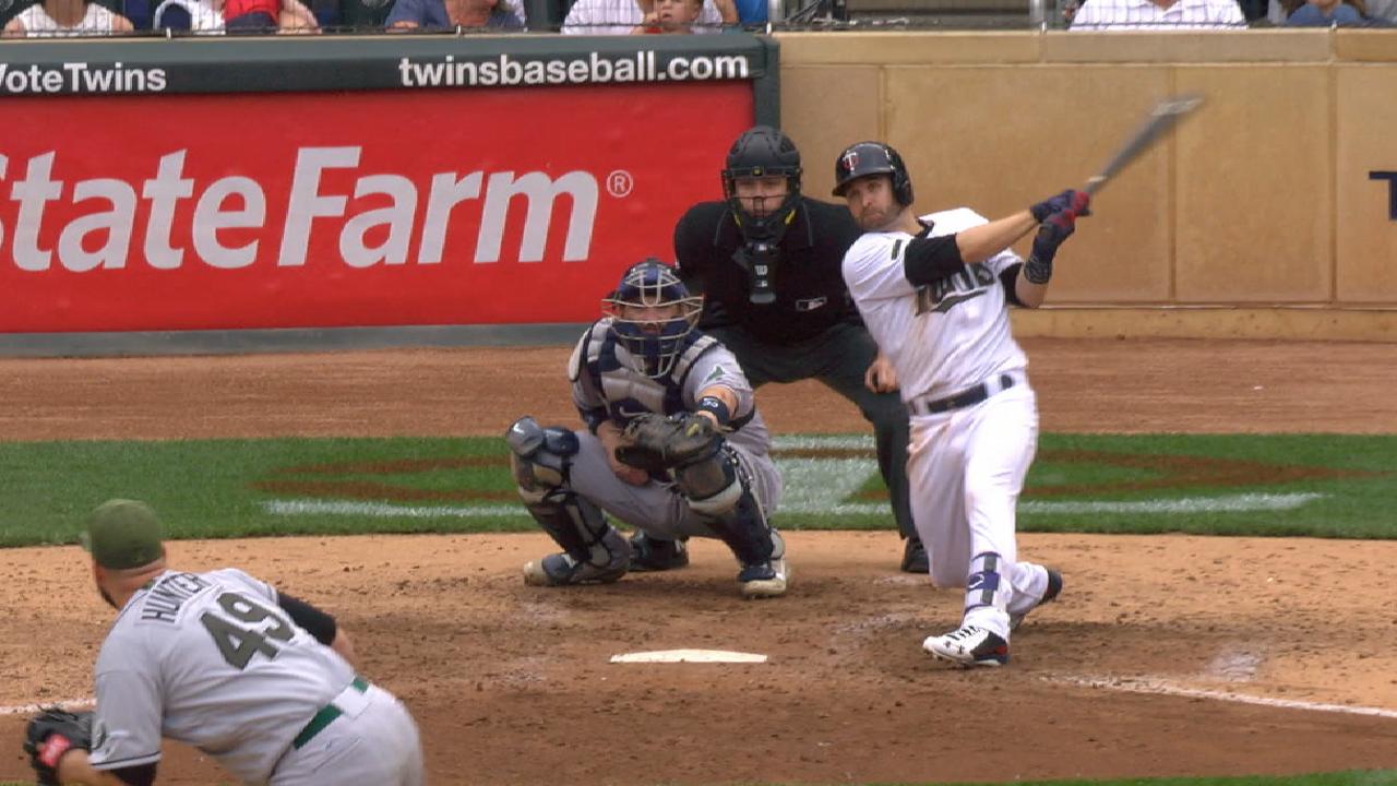 Dozier on go-ahead homer in 8th