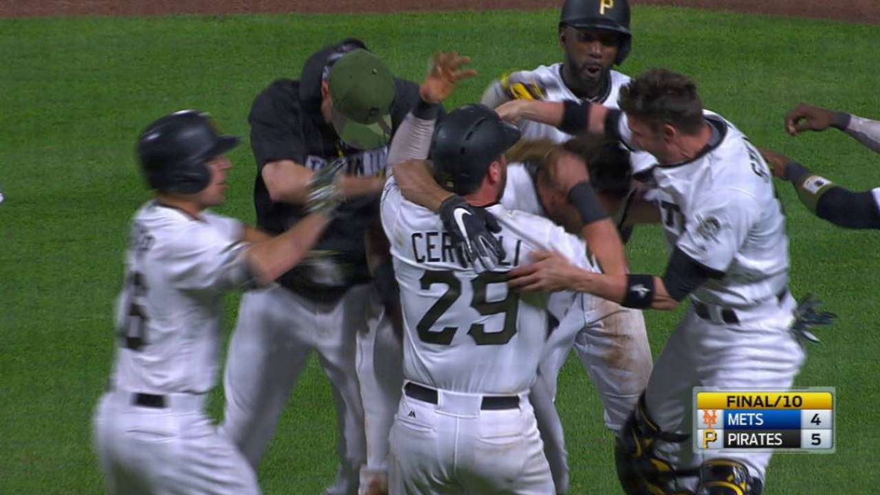 Sencillo de Jaso en la 10ma decide triunfo de Piratas ante Mets